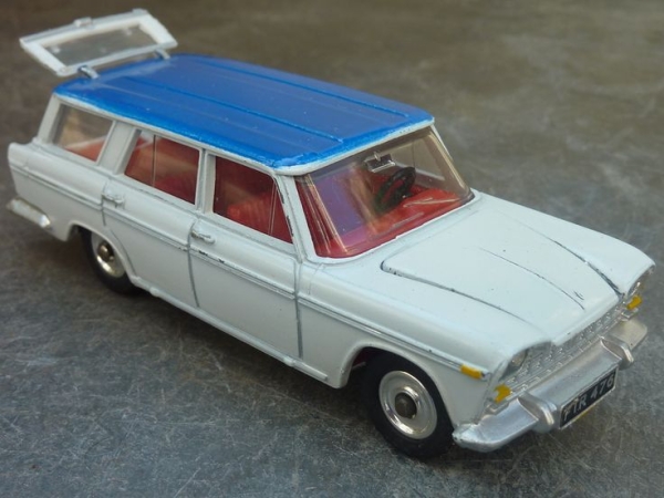 Dinky Toys England Fiat 2300 Familiale 1963 Metallmodell in Originalbox (3822)